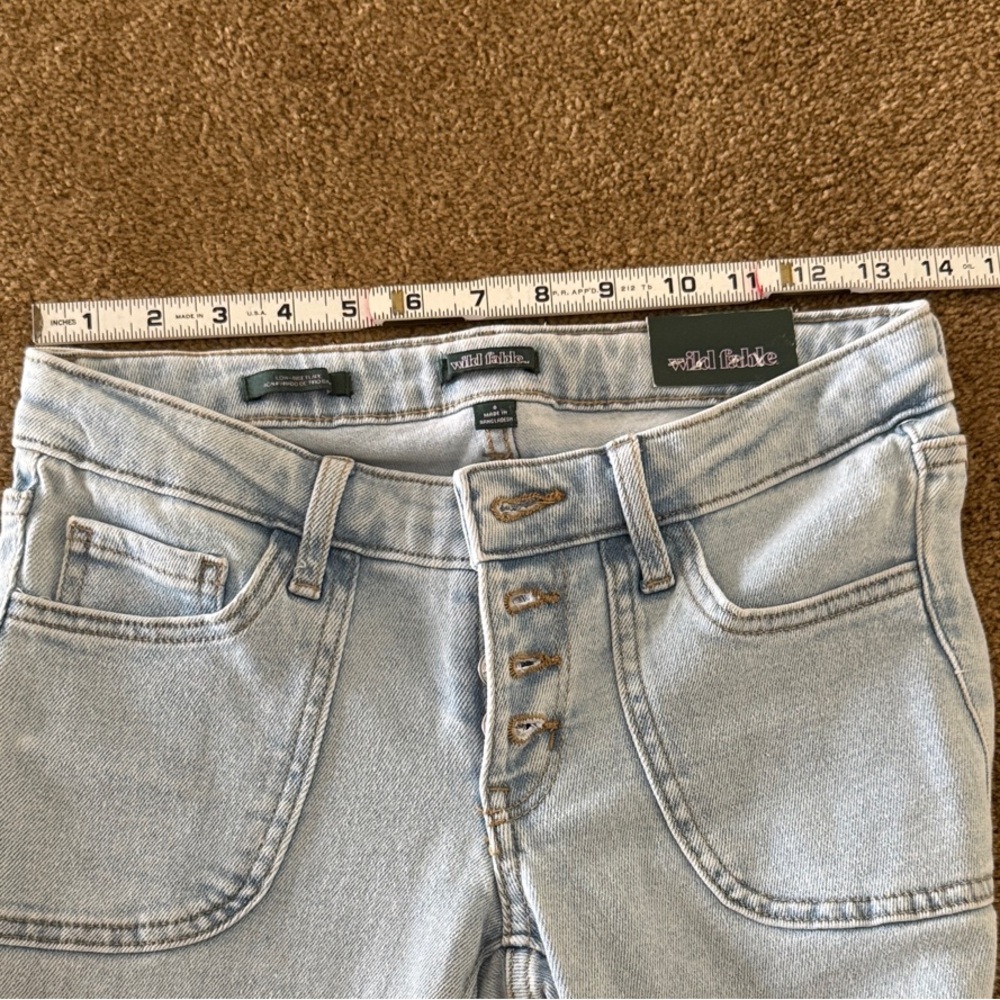 NWT Wild Fable Light Blue Exposed Button Flare Jeans Size 0 - Picture 6 of 7